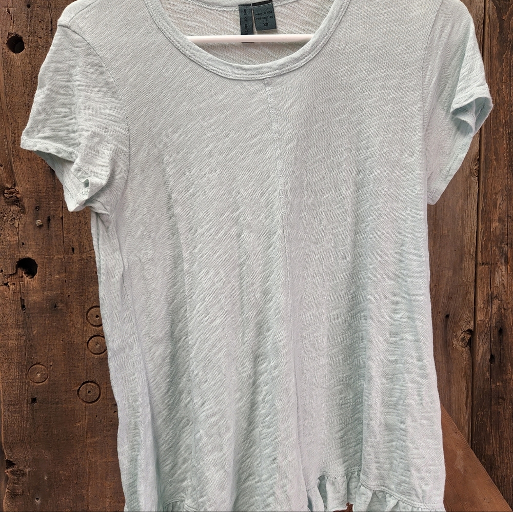 Left of Center Short Sleeve XS Pullover Top